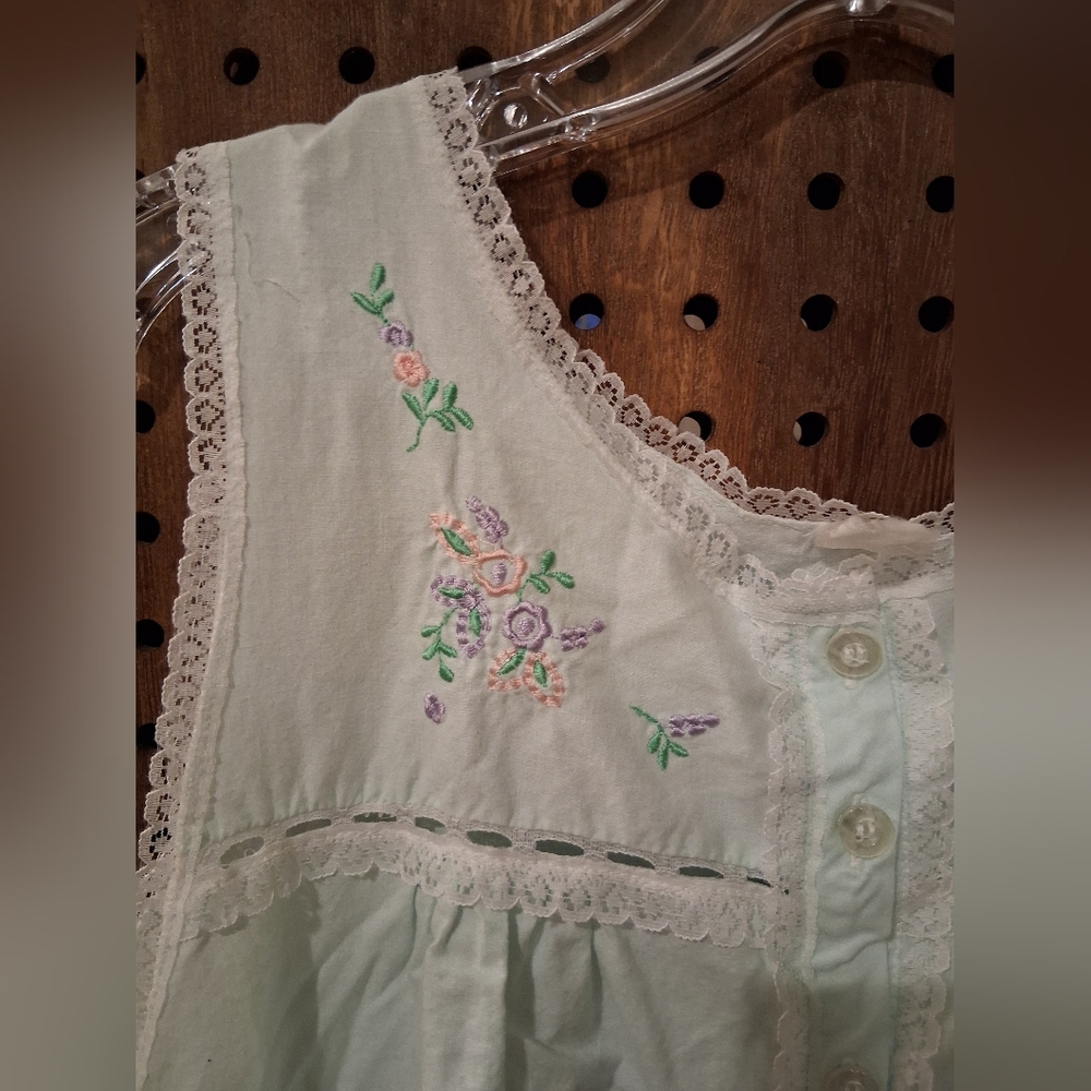 One of a Kind 💫 Vintage Nightgown